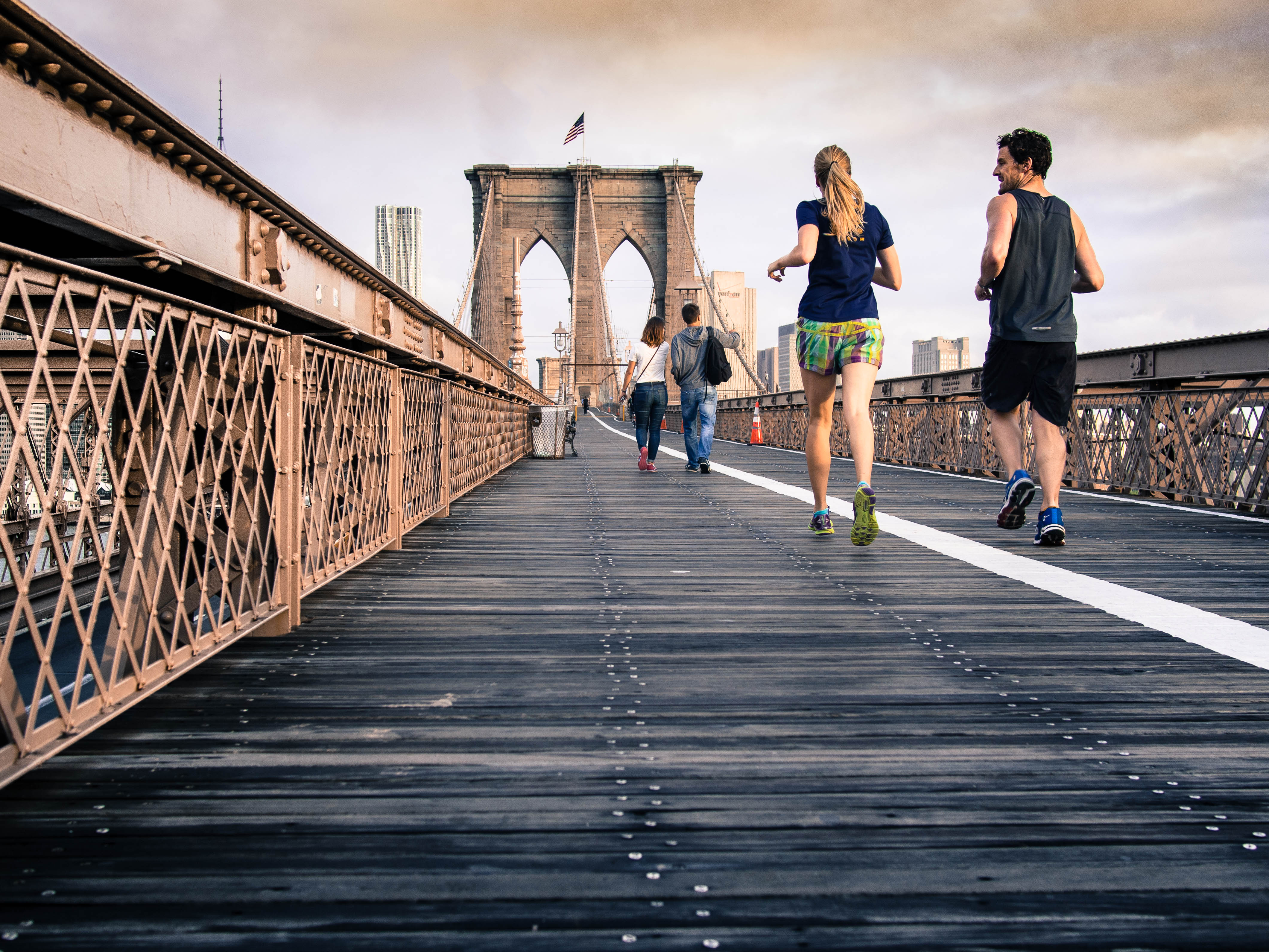 Runners on Blooklyn Bridge