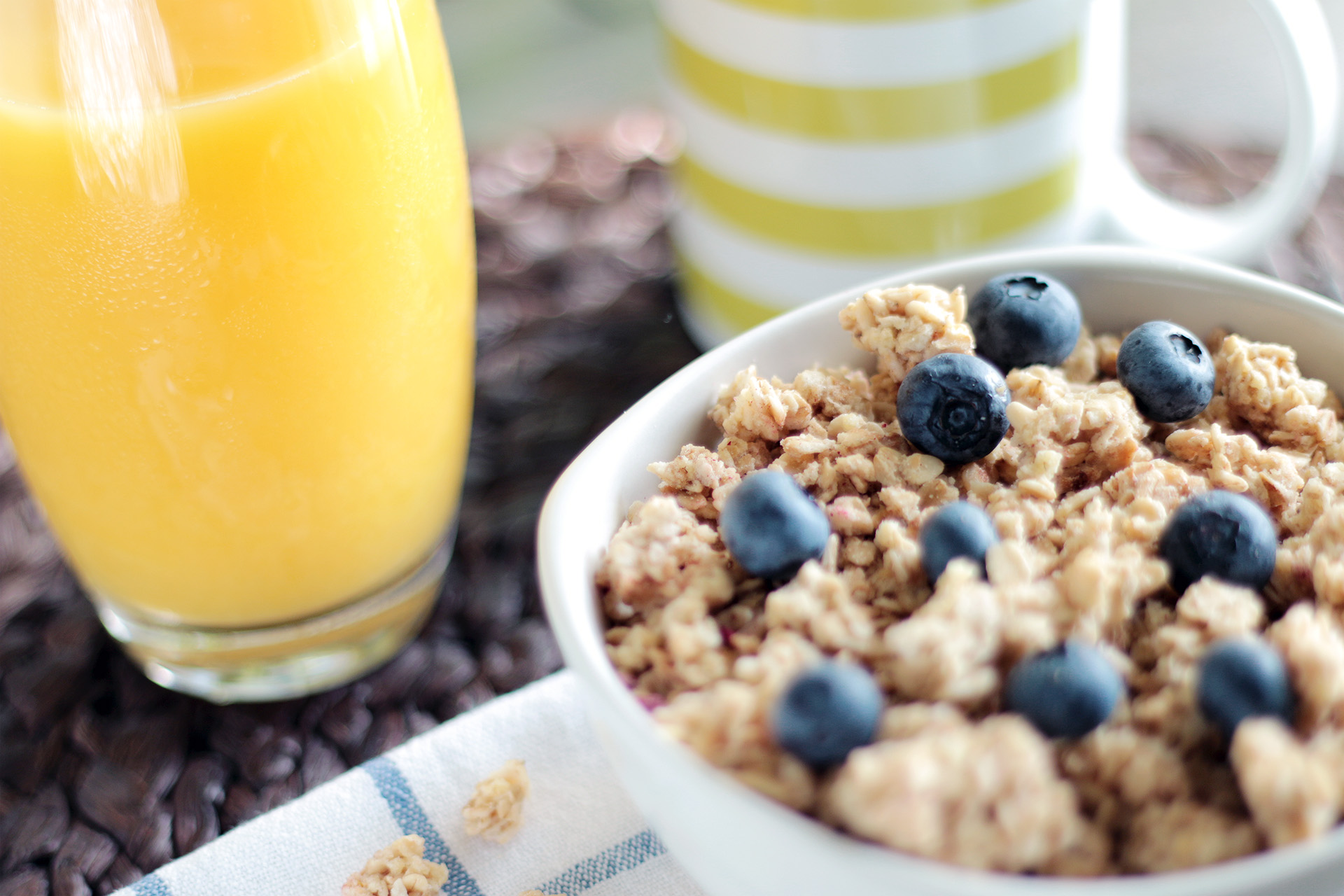 Pre run breakfast - fruit juice, cereal, berries, yoghurt
